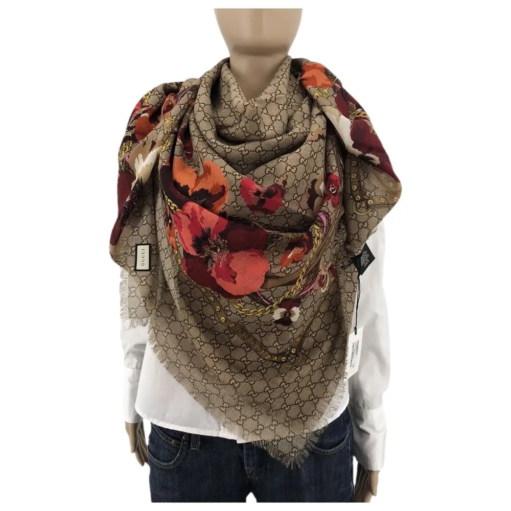 Gucci
Wool scarf